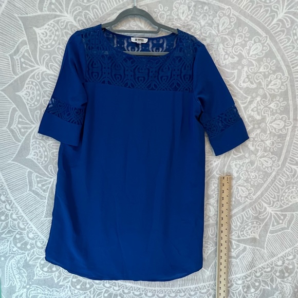 THE BUCKLE BB DAKOTADRESS ROYAL BLUE LACE DETAIL FITS LIKE A M MEDIUM - Picture 2 of 6